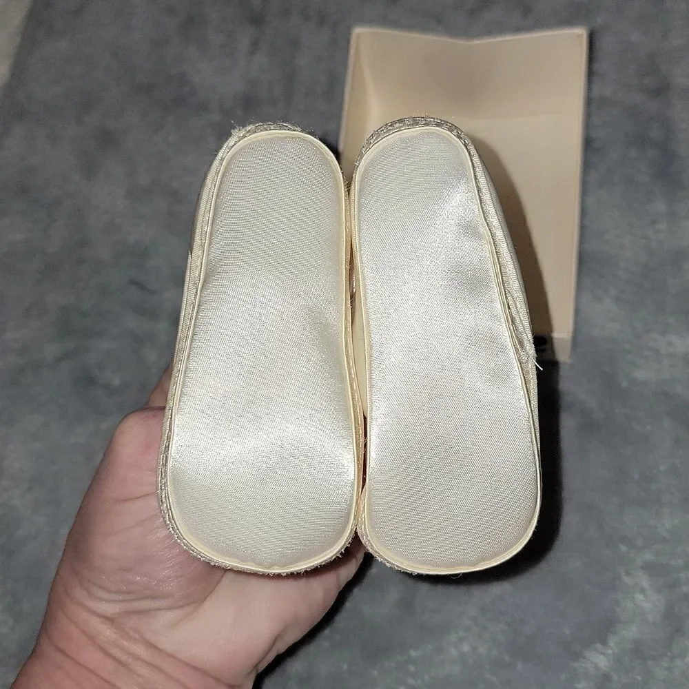 Vintage New Baby Deer White / Red Satin Like Shoes Size 2 (3-6 months)